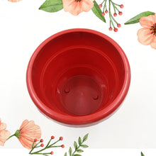 Plastic plant pot, 13 cm, heavy-duty, perfect for indoor use or outdoor balcony gardening.